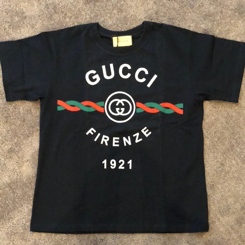 G*cci inspired T-shirt. Size S. Oversized.
